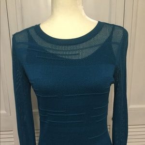 BEAUTIFUL BODY HUGGING VERA WANG MIDI DRESS